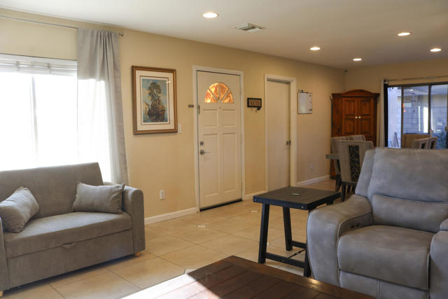 76550 Faber Circle, Palm Desert CA: https://media.crmls.org/mediaz/12ace01f-8190-4864-a070-3415dbac2fdc.jpg