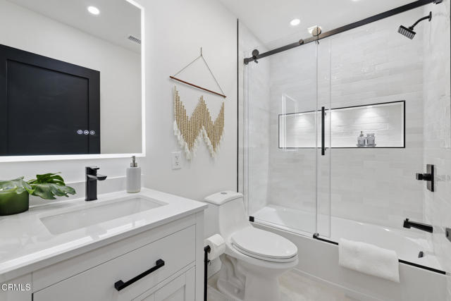 Detail Gallery Image 26 of 63 For 2001 Kenilworth Avenue Ave, Los Angeles,  CA 90039 - 4 Beds | 4 Baths