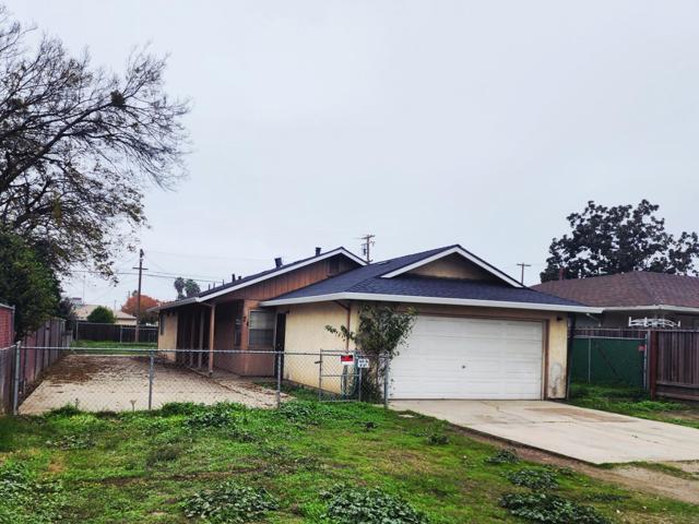 24 Church Street, Modesto CA: https://media.crmls.org/mediaz/12adc37a-fd38-4fbb-b749-e4dd1cb7841f.jpg