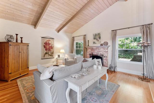 455 Calle Del Sol, Aptos CA: https://media.crmls.org/mediaz/12ae0e87-ba38-461f-aeba-dc8708ffb07f.jpg