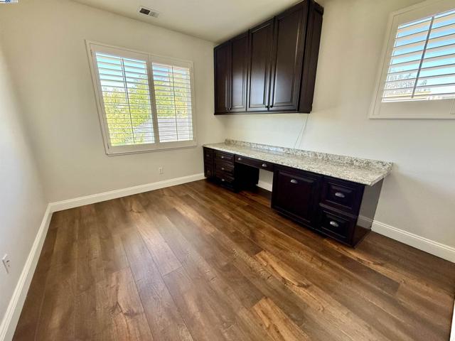1164 Lexington Way, Livermore CA: https://media.crmls.org/mediaz/12ae3de7-2141-4c29-96f0-4ee98132b174.jpg
