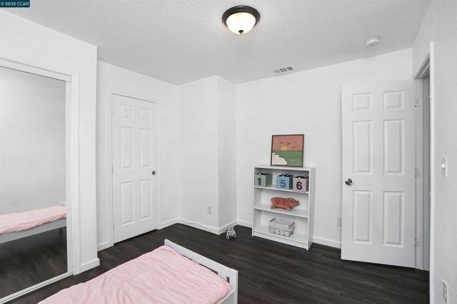 2020 17Th Ave, Oakland CA: https://media.crmls.org/mediaz/12ae55b8-013f-4e50-b4aa-223b12ef9a5c.jpg