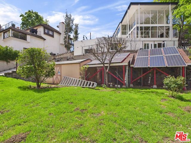 4942 Marmol Drive, Woodland Hills CA: https://media.crmls.org/mediaz/12ae747c-a325-443b-b953-0770ba1d9e4c.jpg