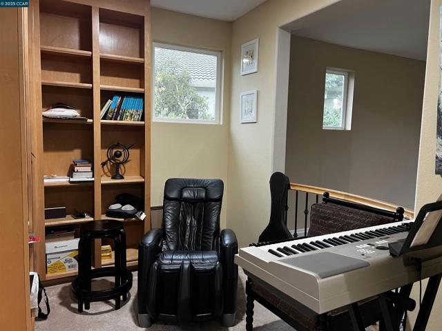 4045 Galenez Way, Antioch CA: https://media.crmls.org/mediaz/12aeb473-298d-4f98-b80b-985cce680786.jpg