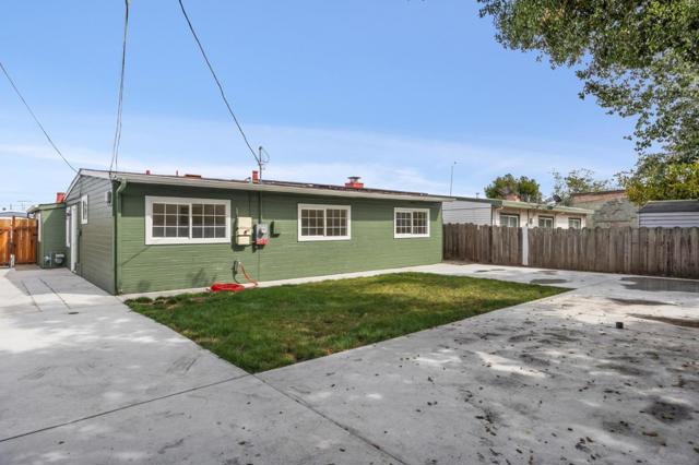 1224 Norton Street, San Mateo CA: https://media.crmls.org/mediaz/12afd761-b034-4167-8537-507da7cfd94b.jpg