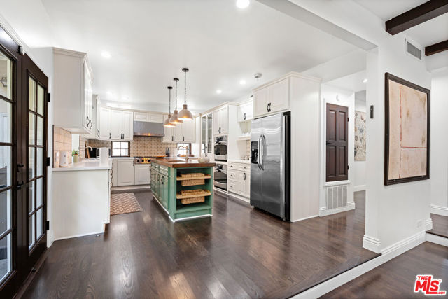 1110 N Beverly Glen Boulevard, Los Angeles CA: https://media.crmls.org/mediaz/12b05a78-b0ea-42f0-85b2-8bded8b35cf7.jpg
