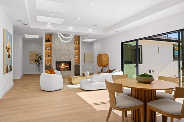 89 Centre Street, Mountain View CA: https://media.crmls.org/mediaz/12b09b12-8c13-4940-ad7e-0c15b03e06c4.jpg