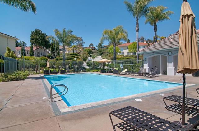 6013 Oakgate Row, La Jolla CA: https://media.crmls.org/mediaz/12b1029b-bd1e-48cc-80d1-2f8b4fc51ba4.jpg