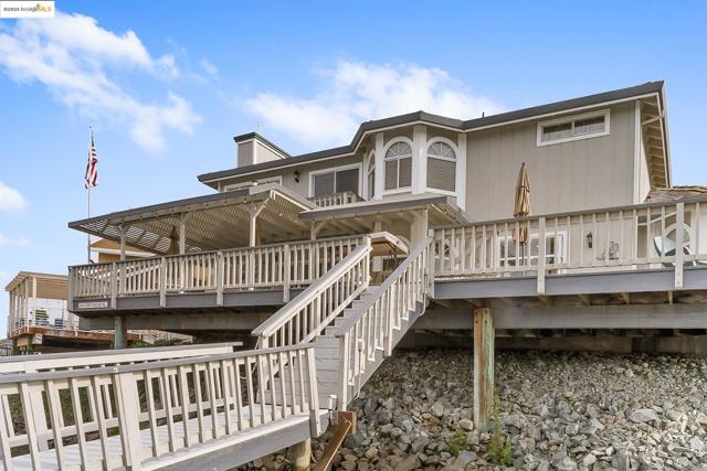 4210 Driftwood Pl, Discovery Bay CA: https://media.crmls.org/mediaz/12b14a91-1940-49fd-b3dc-55addbbc66d5.jpg