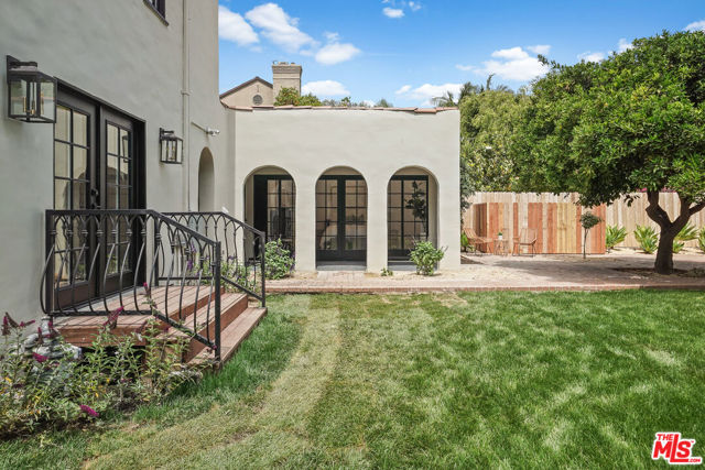 712 N RODEO Drive, Beverly Hills CA: https://media.crmls.org/mediaz/12b1cdbd-9d10-4f48-a68c-d7400a3db794.jpg