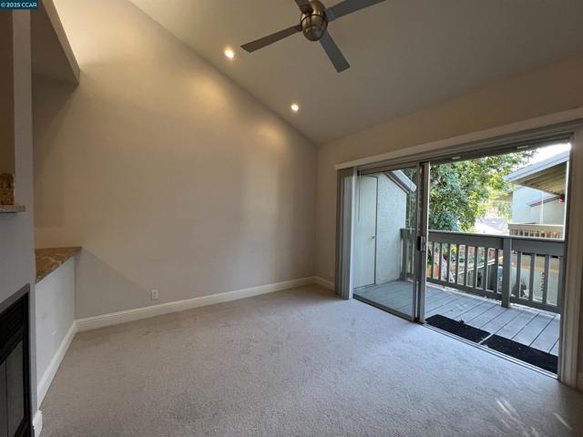 2562 Walnut Blvd, Walnut Creek CA: https://media.crmls.org/mediaz/12b2601b-2f1a-4e4c-bde6-45197c222263.jpg