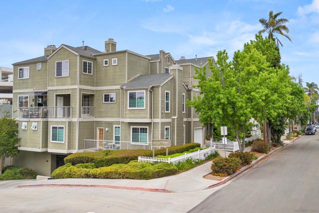 4204 3rd Ave, San Diego CA: https://media.crmls.org/mediaz/12b26de7-9a36-4fe9-a374-14bfb0fc96ea.jpg