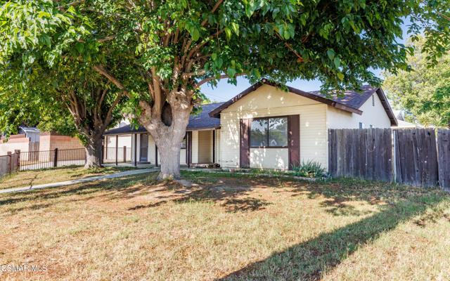 2137 Cutler Street, Simi Valley CA: https://media.crmls.org/mediaz/12b35c61-a75f-496e-8999-61e047327962.jpg