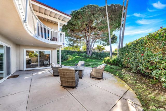 6130 Terryhill Drive, La Jolla CA: https://media.crmls.org/mediaz/12b3f097-aa1a-4881-94cb-83c37fe028a0.jpg