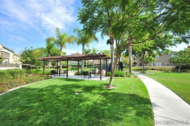 1338 Caminito Fabrizio, Chula Vista CA: https://media.crmls.org/mediaz/12b5472f-5507-42cd-bc62-7c41a1b082be.jpg