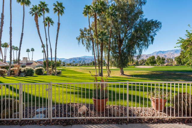 34955 Mission Hills Drive, Rancho Mirage CA: https://media.crmls.org/mediaz/12b5651d-7809-449b-a949-1194fcf9f8f2.jpg