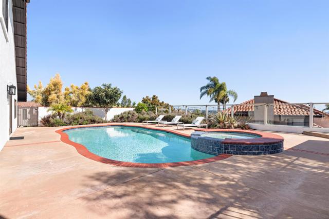 5838 Yokohama Ct, San Diego CA: https://media.crmls.org/mediaz/12b611ca-dabc-4eaf-9288-22f8e0d06058.jpg