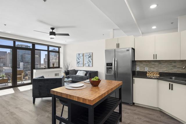 1551 4Th Avenue, San Diego CA: https://media.crmls.org/mediaz/12b6e0ca-d2f3-4d0f-8edb-ec38807121b0.jpg