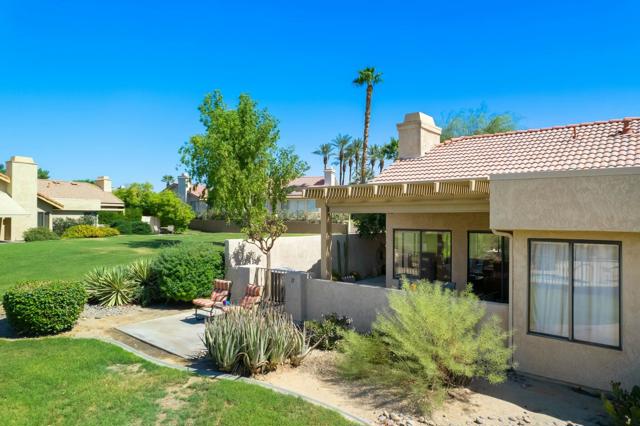 17 Margarita Road, Palm Desert CA: https://media.crmls.org/mediaz/12b723b1-b5e3-4c22-b979-879338af4388.jpg