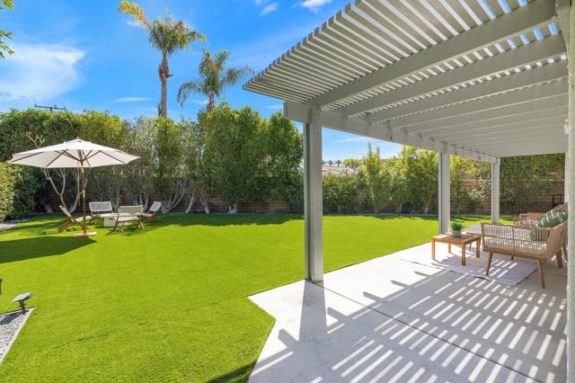 44220 Grand Canyon Lane, Palm Desert CA: https://media.crmls.org/mediaz/12b72e1f-9290-406e-8f20-890e7ec9f15b.jpg