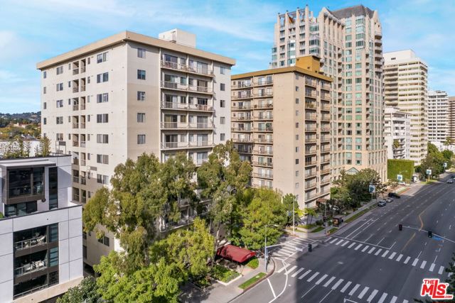 10751 Wilshire Boulevard, Los Angeles CA: https://media.crmls.org/mediaz/12b97e5a-44fb-49f3-9314-aa610fc8951c.jpg