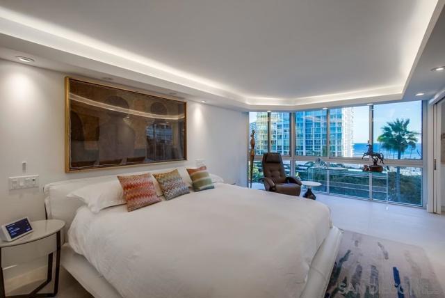1750 Avenida Del Mundo, Coronado CA: https://media.crmls.org/mediaz/12bac894-001b-42d4-a879-724d1d930609.jpg