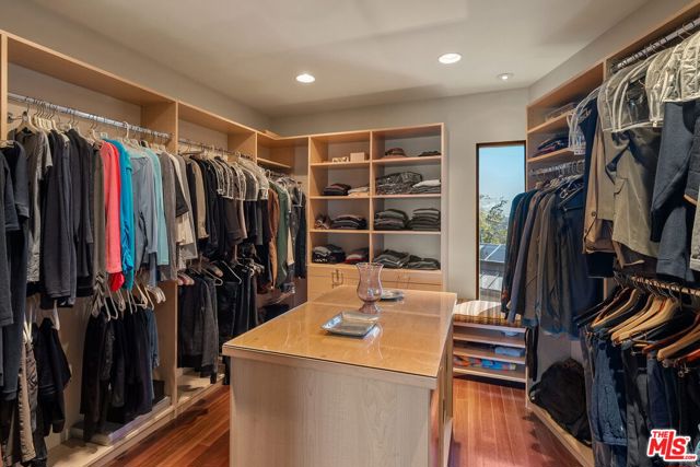 Drew Fenton | 1024 Lindenwood Lane Los Angeles CA | MLS: 7292119