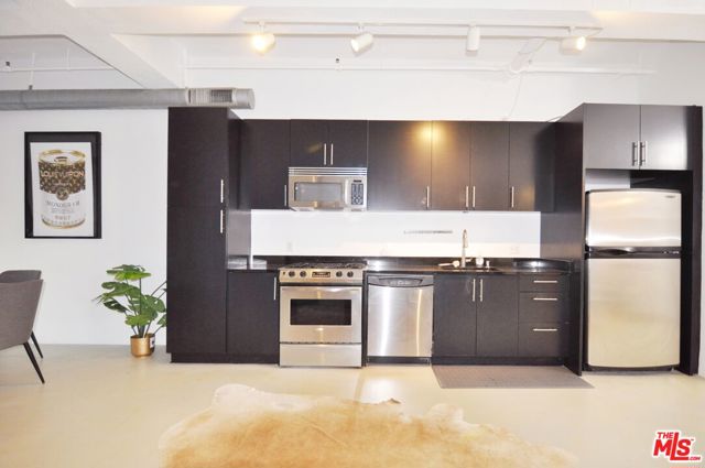 849 S Broadway, Los Angeles CA: https://media.crmls.org/mediaz/12bb0579-2a4b-4864-983c-6253857a65e3.jpg