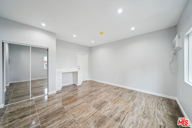 1267 Vin Scully Avenue, Los Angeles CA: https://media.crmls.org/mediaz/12bb49f1-27c9-41e6-9a58-c348278fe945.jpg