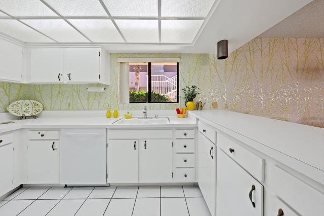 2696 S Sierra Madre, Palm Springs CA: https://media.crmls.org/mediaz/12bcacd7-f814-43c9-9532-2534f049704a.jpg