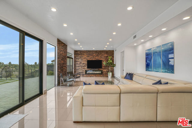 17764 Sidwell Street, Granada Hills CA: https://media.crmls.org/mediaz/12bcef59-95d5-44cf-b145-4bc26b385024.jpg