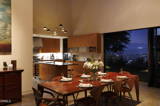 732 Crane Boulevard, Los Angeles CA: https://media.crmls.org/mediaz/12bd3d98-4556-498b-b6bb-8487136864ab.jpg