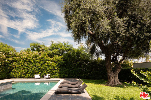 1841 Rose Villa Street, Pasadena CA: https://media.crmls.org/mediaz/12bda487-fdfc-43b5-96e8-654be6b8bc02.jpg
