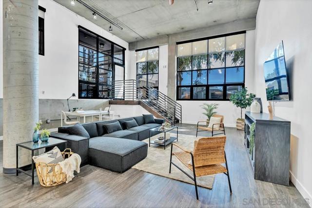 777 6th Ave, San Diego CA: https://media.crmls.org/mediaz/12befc11-9da5-43a9-937a-cd20eb966cb6.jpg
