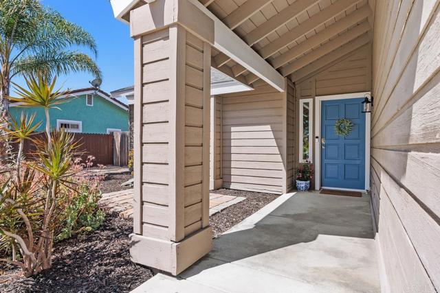 Detail Gallery Image 2 of 40 For 1744 Calle Jules, Vista,  CA 92084 - 3 Beds | 2 Baths