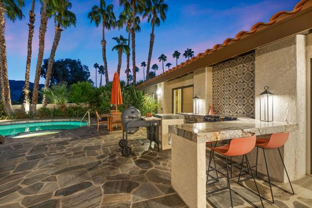 73717 Agave Lane, Palm Desert CA: https://media.crmls.org/mediaz/12bf6de2-fcba-46d8-80f3-f711b18662cc.jpg