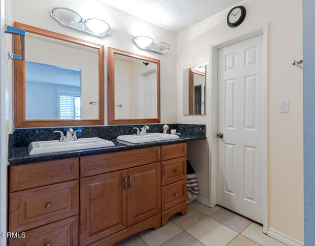 Detail Gallery Image 20 of 20 For 1745 Holly Dr #301,  Glendale,  CA 91206 - 3 Beds | 2 Baths