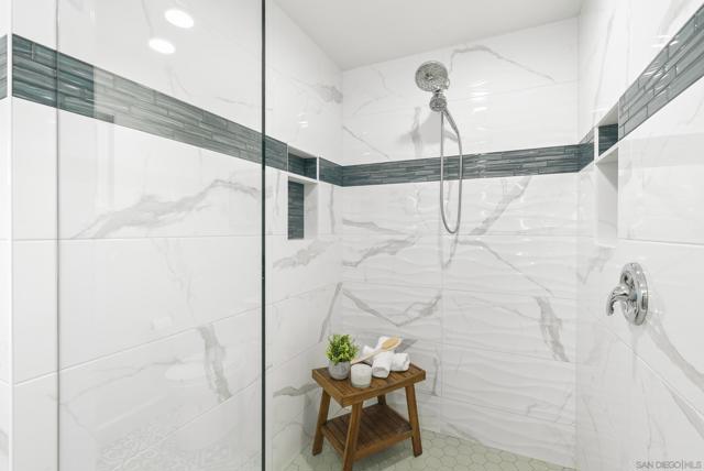 1918 Odell Cir, Vista CA: https://media.crmls.org/mediaz/12bffd5b-976d-4fe3-8232-7c8ae133722e.jpg