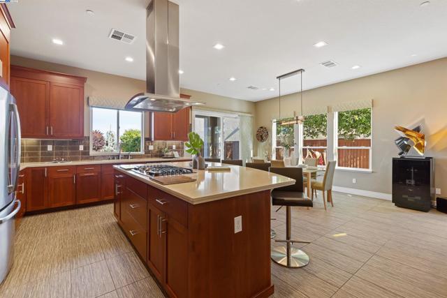 1835 Riesling Cir, Brentwood CA: https://media.crmls.org/mediaz/12c06ce9-b5c9-4773-add5-ccaacc6d1efe.jpg