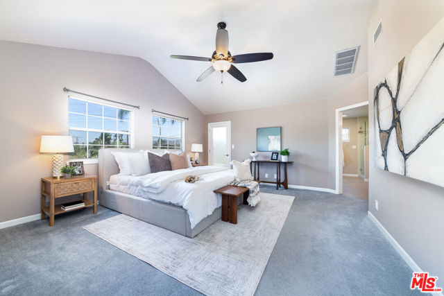 850 N Kenwood Street, Burbank CA: https://media.crmls.org/mediaz/12c0c166-a7a9-4ae4-8735-f0b6dd3b4147.jpg