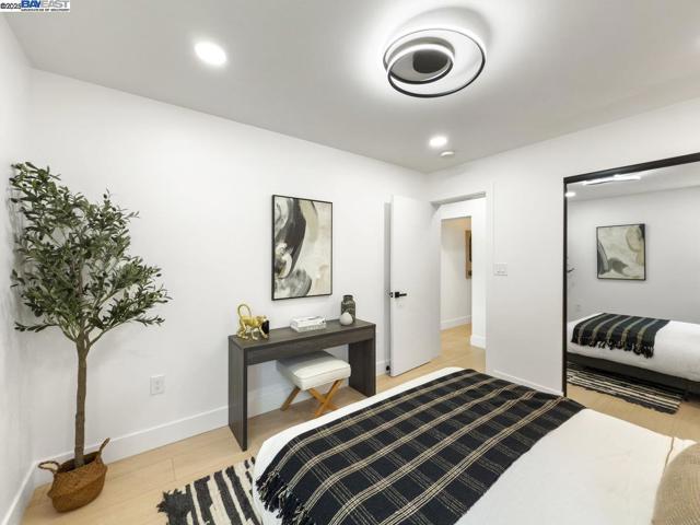 450 Lancaster Way, Redwood City CA: https://media.crmls.org/mediaz/12c17fe3-ff6f-442b-85f4-9acb6de26fb0.jpg