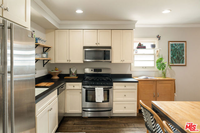 420 Pacific Street, Santa Monica CA: https://media.crmls.org/mediaz/12c1c3ca-bcb9-4524-a1cd-6692106453f7.jpg
