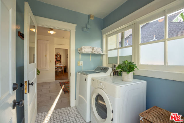 732 N Toledo Walk, Long Beach CA: https://media.crmls.org/mediaz/12c262c7-be50-4913-a2a2-ae375add6246.jpg