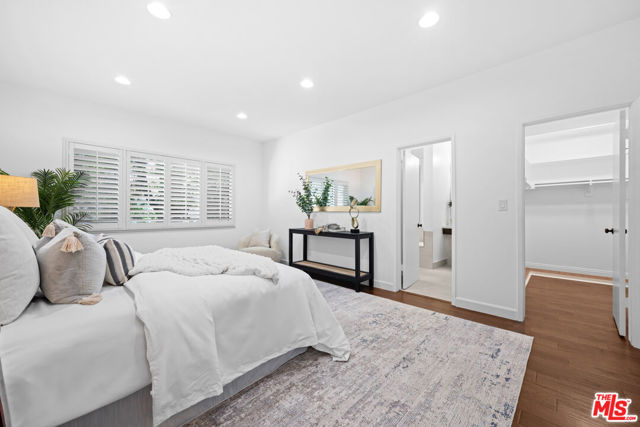 11928 Kiowa Avenue, Los Angeles CA: https://media.crmls.org/mediaz/12c26e1e-8882-44ea-8fcd-218286eaa92c.jpg