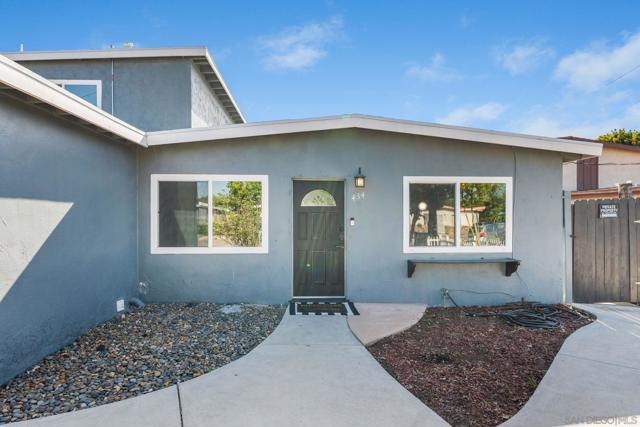 434 Del Mar Ct, Chula Vista CA: https://media.crmls.org/mediaz/12c27e6d-0c86-4310-86ac-f125f5a42362.jpg