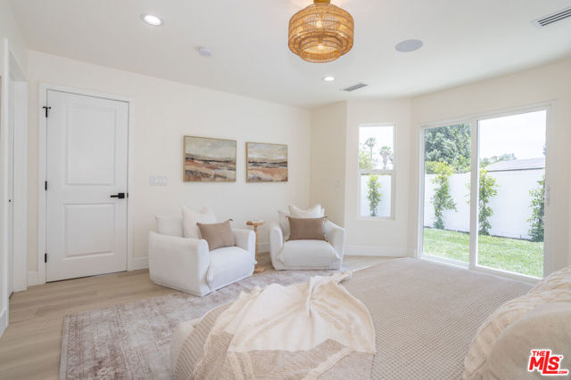 22250 Strathern Street, Canoga Park CA: https://media.crmls.org/mediaz/12c285f2-159e-46f7-b8e6-7c040fd371be.jpg