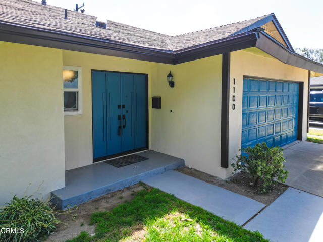 1100 Dahlia Street, Oxnard CA: https://media.crmls.org/mediaz/12c2f32d-9f64-4013-879c-908daeaed046.jpg