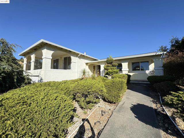27 Barkley Court, Vallejo CA: https://media.crmls.org/mediaz/12c2f9c1-f98d-4e82-bc5c-479e24bf6aa0.jpg