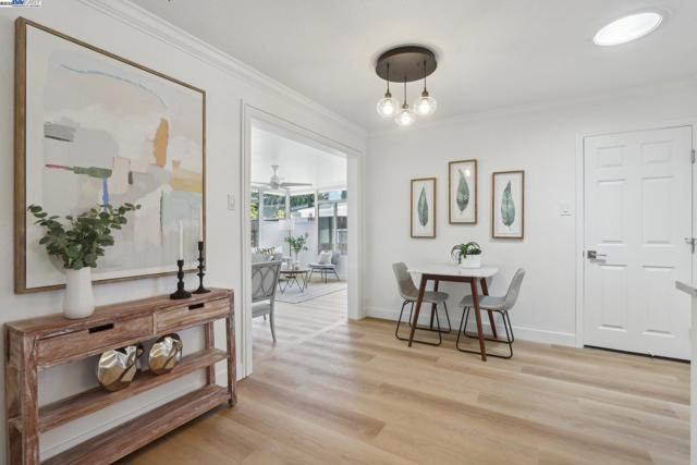 37512 Willowood Dr, Fremont CA: https://media.crmls.org/mediaz/12c36381-bdda-454f-a4c7-c6d6bc1d5290.jpg