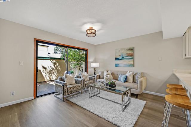 1014 Ironwood Rd, Alameda CA: https://media.crmls.org/mediaz/12c42e55-cf04-4df4-bd31-f5f5f81c7953.jpg